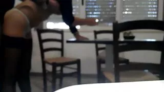 Kriss conf LyNn fica vídeo pornô de sexo caseiro confuso com o encanador.