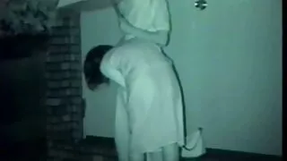 Min gioca brinca com dois vídeo pornô caseiro na favela galos.