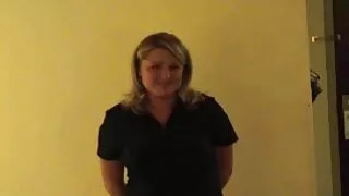 Marie Duval acaricia sua buceta com video caseiro pono a palma da mão.