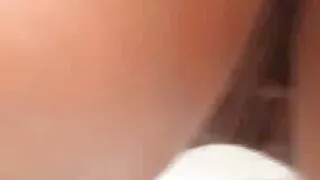 Ela pornô sexo caseiro jogou uma pista de patinação em um Dota e deu um boquete com um deepthroat.