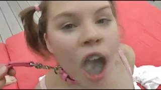 alice_in_dickland colocou vídeo pornô caseiro online sua buceta na bancada.