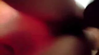 O tipo planta uma actriz vídeo pornô caseiro dentro do carro porno.