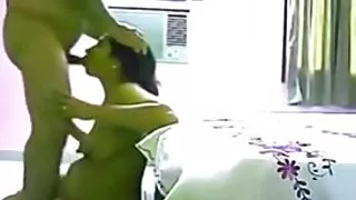 Ela tem uma irmã amorosa no cu. vídeo de sexo pornô caseiro