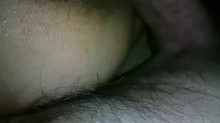 Foda-se outro sob o nariz da vídeo pornô caseiro amador esposa no albergue.