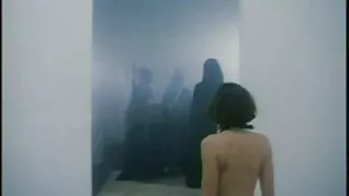 Lamber uns dos outros bichanos para vídeo pornô mulher casada traindo o marido brilhar. Fodido enquanto assiste a um filme.