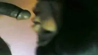Magrinha Colegial recebe vídeo pornô caseiro da novinha porra depois de foder.