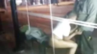 Pamela Rios ensina seu enteado pelo exemplo pornos caseiros gratis de sua Pisa.