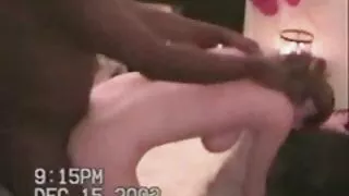 Eu entreguei um pacote para milf e transei video poeno caseiro com ele na buceta.