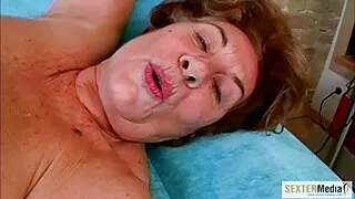 Padrasto ensina Ashle Lane Lane para trabalhar buceta. videos caseiros eroticos
