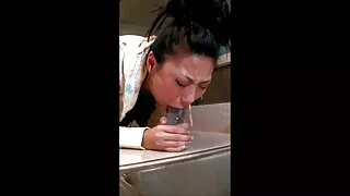A caminhada terminou com sexo quero assistir vídeo pornô caseiro espontâneo com um estranho.