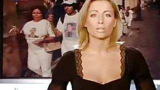Lésbicas esfregando buceta em um vibrador vídeo de pornô brasileiro caseiro para dois.