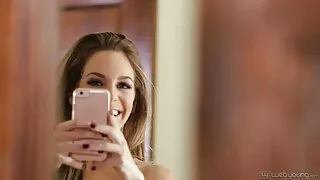 A filmes eroticos caseiros enfermeira trata o menino com sexo.