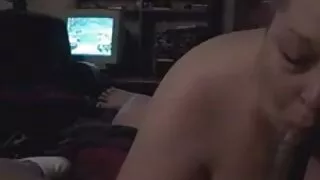 Deixe o tronco preto na buceta ao longo de todo o seu comprimento. vídeo pornô caseiro mulher casada